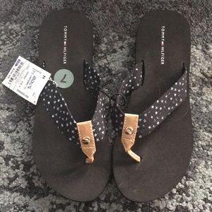 NWT Tommy Hilfiger flip flops
